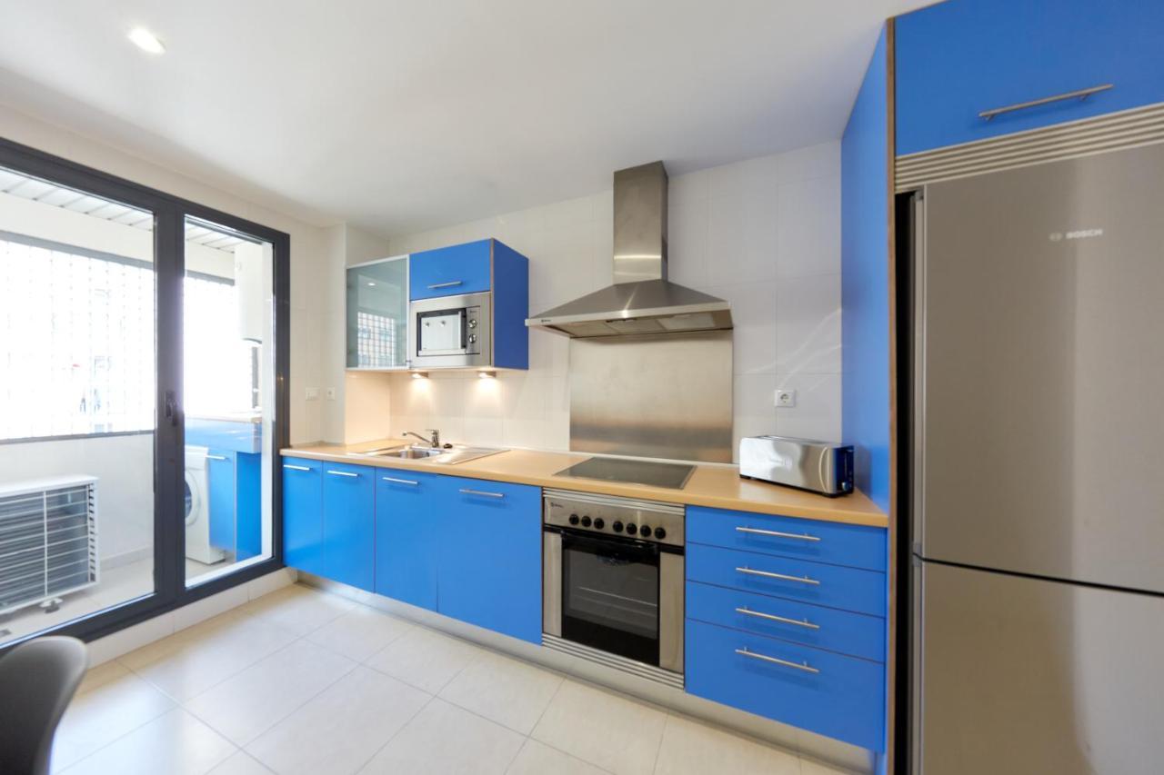 Apartment Luxurious Newly Renovated 2 Bedroom By The